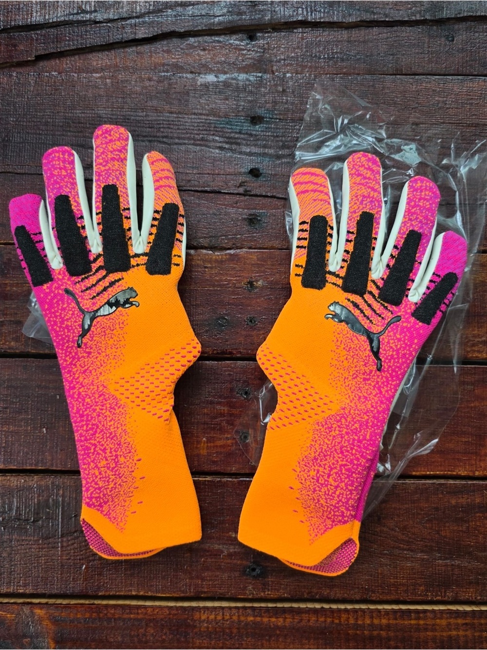 PUMA Soccer Futbol Future Ultimate NC Goalkeeper Gloves NWT Size 8